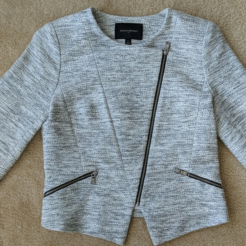 Black and white Banana Republic blazer
